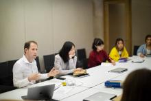 Aaron Levy, senior lecturer in the Departments of English and History of Art in the School of Arts and Sciences, engages with students during a regularly scheduled class time, in a room set aside from the Barnes Foundation gallery spaces.